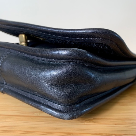 On Hold. Vintage Coach Crossbody - Picture 13 of 14